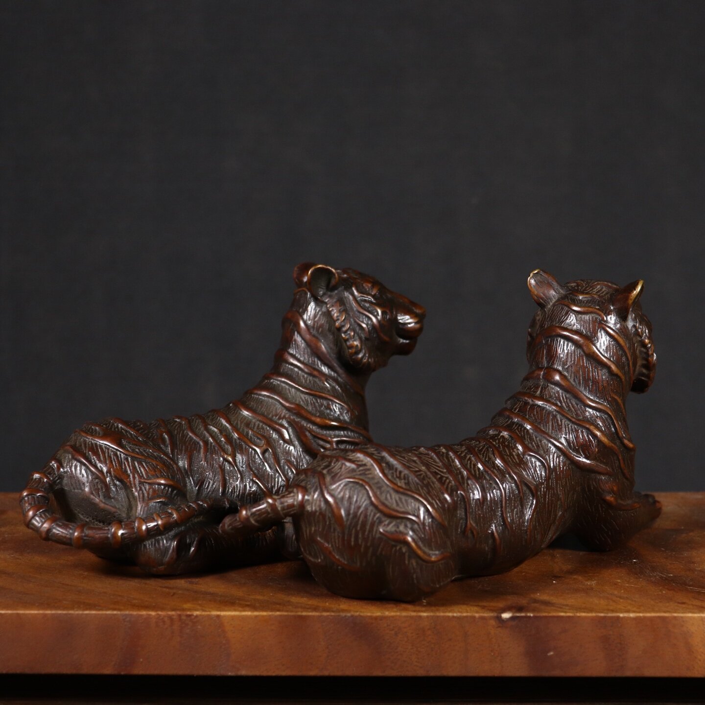 Vintage Collectible Stores - Estatua de Tigre de Cobre Vintage