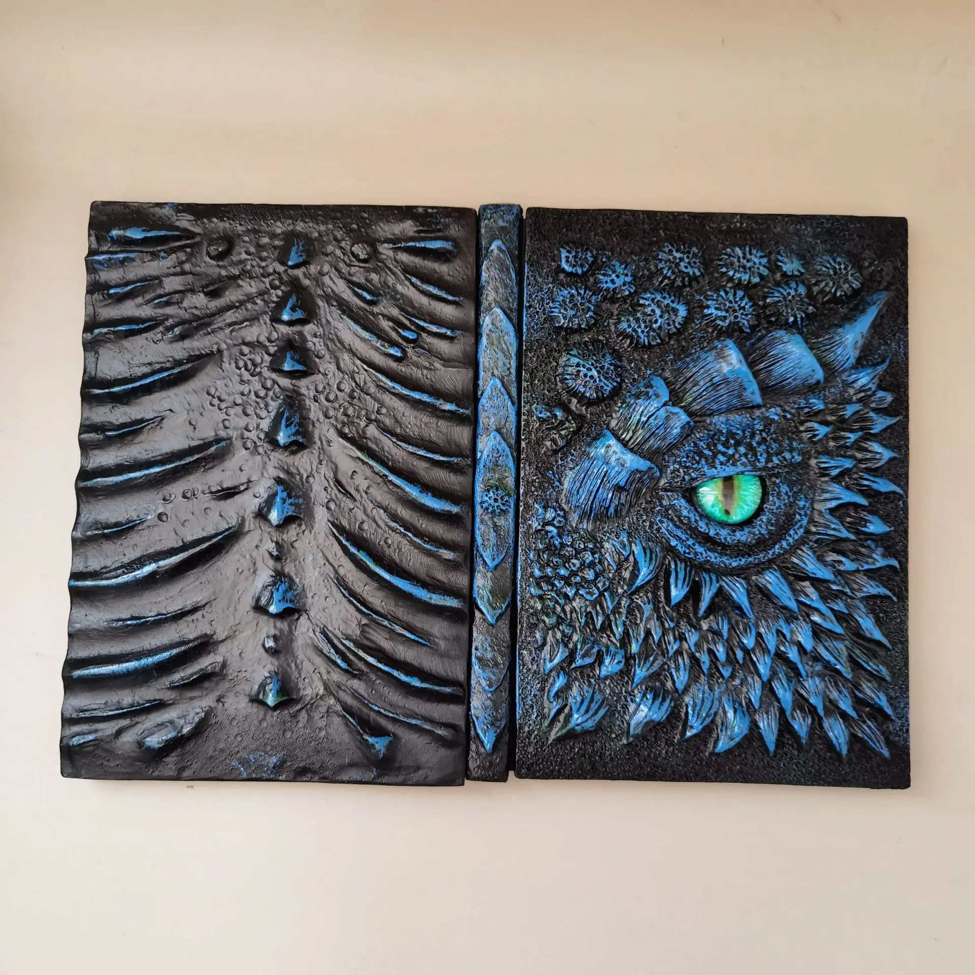 Cuaderno con relieve 3D de Cth - Vintage Collectibles reseña y precio